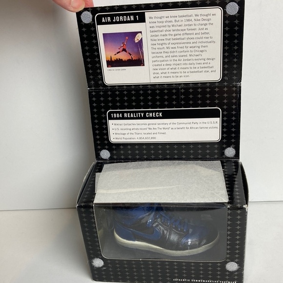 Nike AIR JORDAN Mini Tennis Shoe Bowen Designs 4282 Commemorative Collectible - Picture 4 of 16